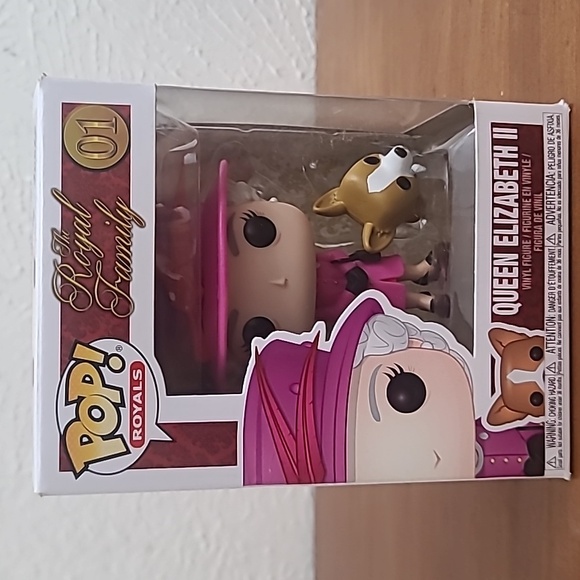 Funko Pop Royals Queen Elizabeth II 01 Vinyl Figure The Royal Family Exclusive - Picture 7 of 9